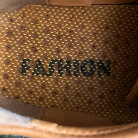 EUC Fashion camel, faux leather, lace up shoes.  Size 11. - Picture 2 of 5